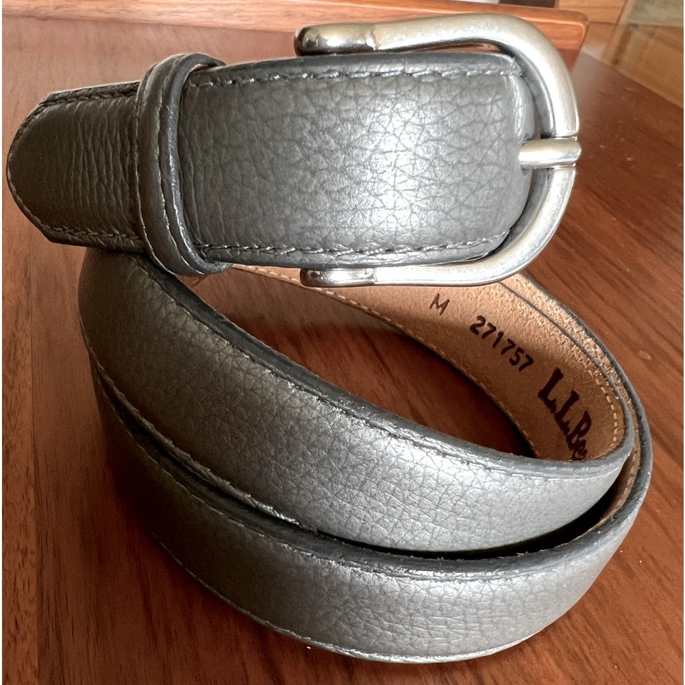L.L. Bean Belt Full Grain Leather Metallic Silver Size M 32” Made in USA
